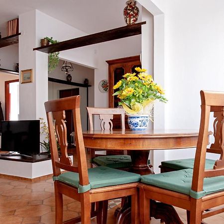 Casina Di Liliana Apartment ลีวอร์โน ภายนอก รูปภาพ