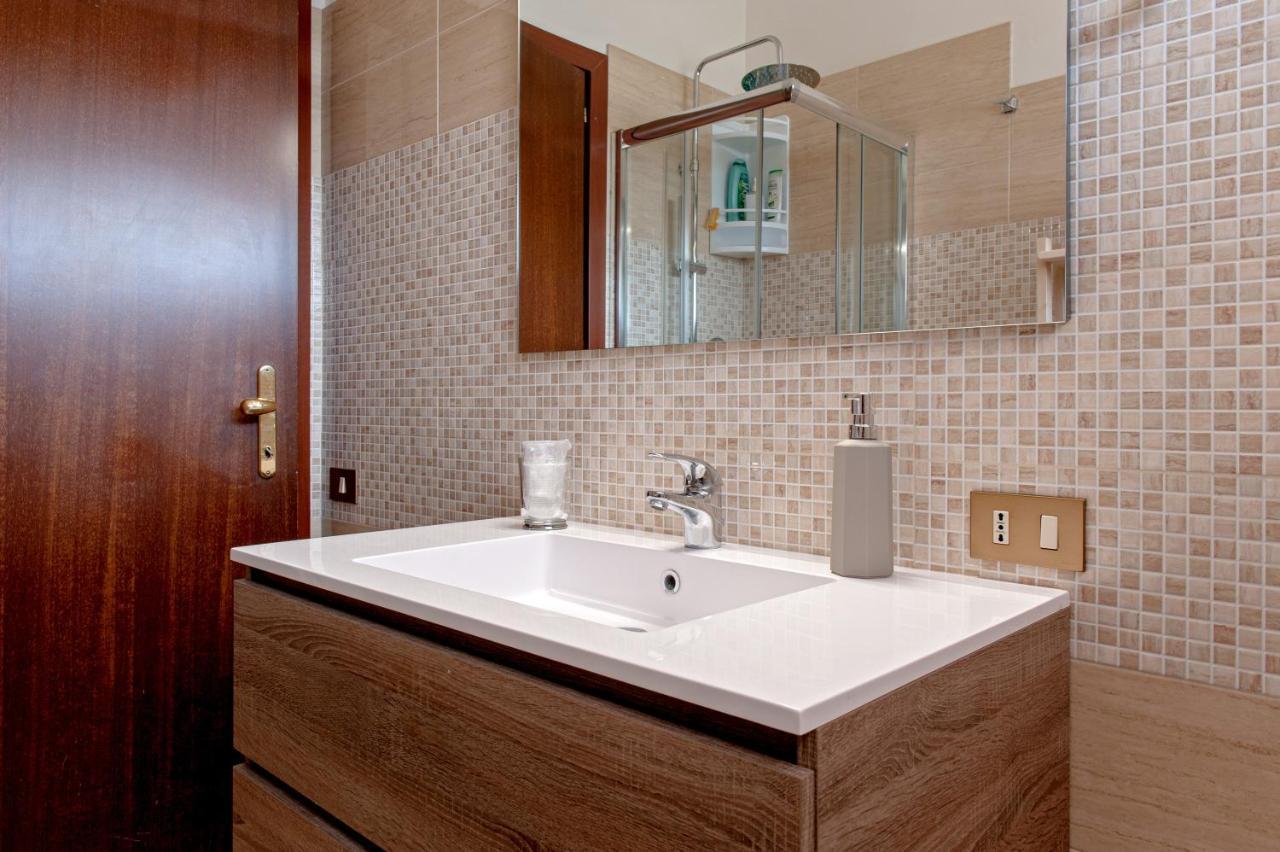 Casina Di Liliana Apartment ลีวอร์โน ภายนอก รูปภาพ