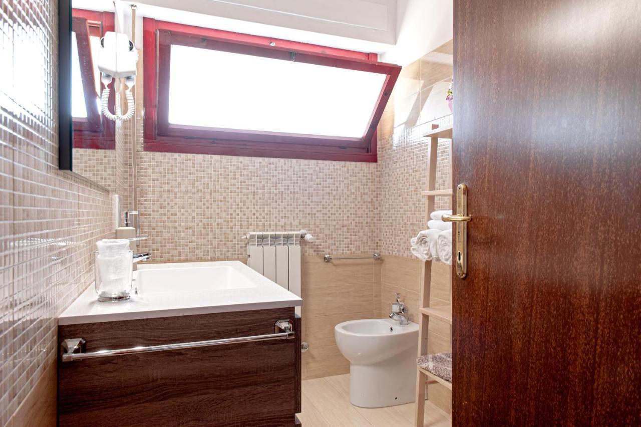 Casina Di Liliana Apartment ลีวอร์โน ภายนอก รูปภาพ