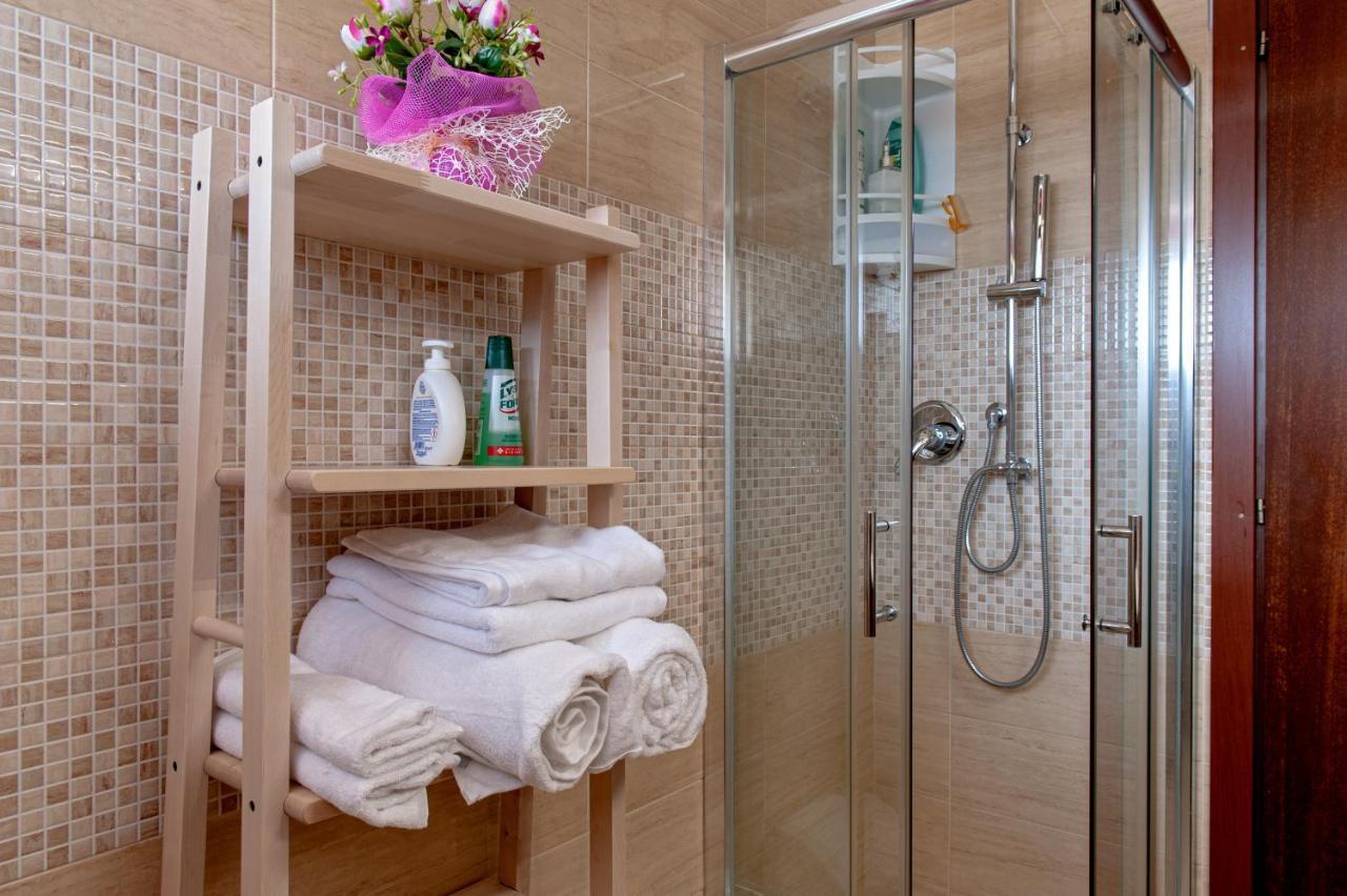 Casina Di Liliana Apartment ลีวอร์โน ภายนอก รูปภาพ